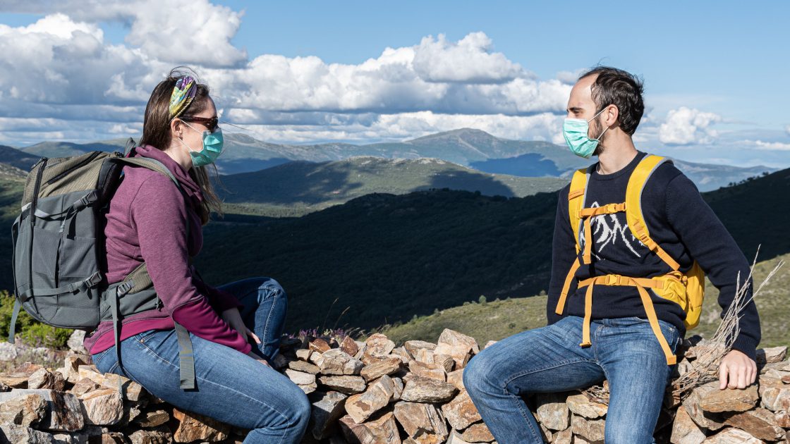 hikers-with-masks_Meetup-isolation-work-from-home