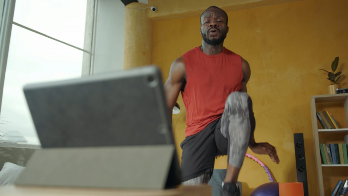 man-doing-yoga-online_online-event-ideas