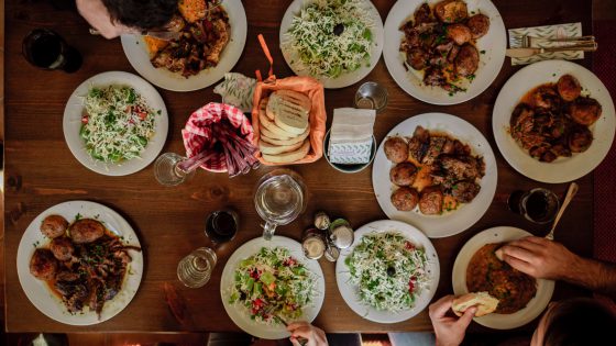 friendsgiving-dinner_thanksgiving